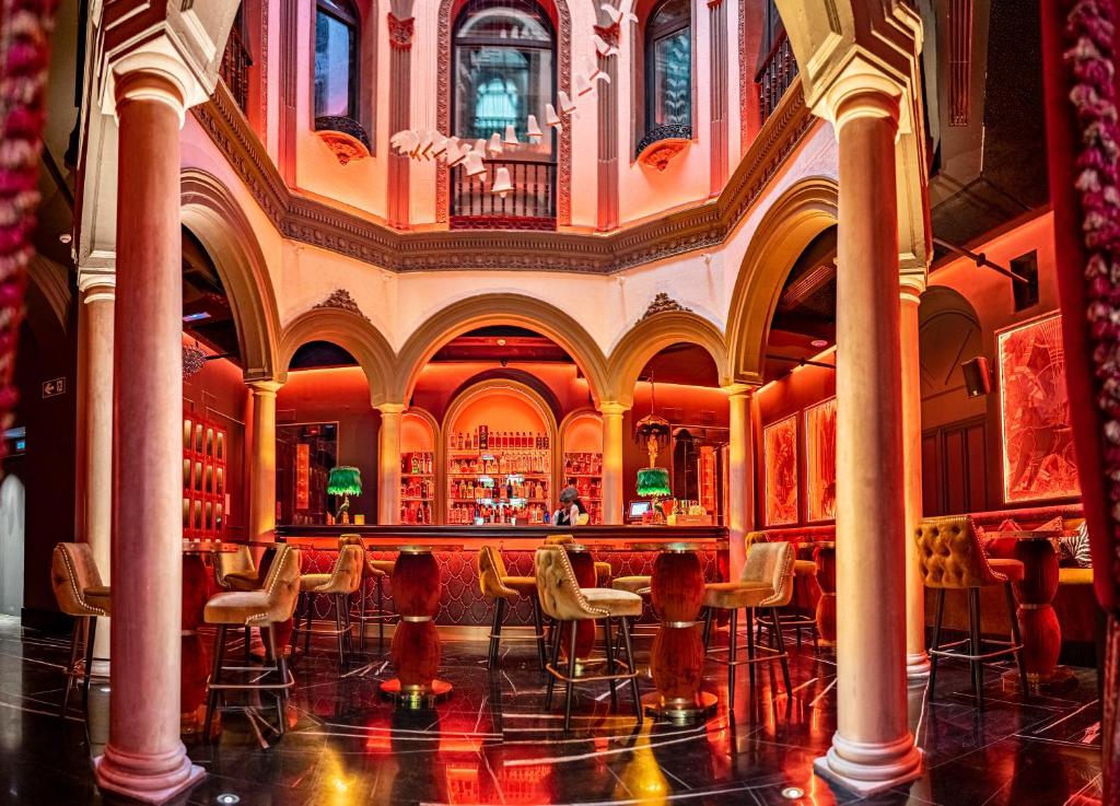 Hotel Lobby Sevilla Bar
