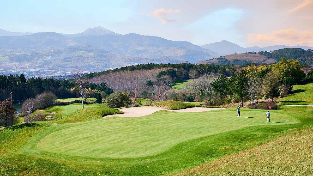 Uraburu Golf Club