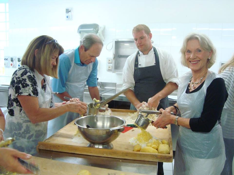 <h2>Rome, Florence & Lake Como Escorted 2016</h2>12 Nights including Rome, Florence & Lake Como | 5 Rounds | August 27 – September 8